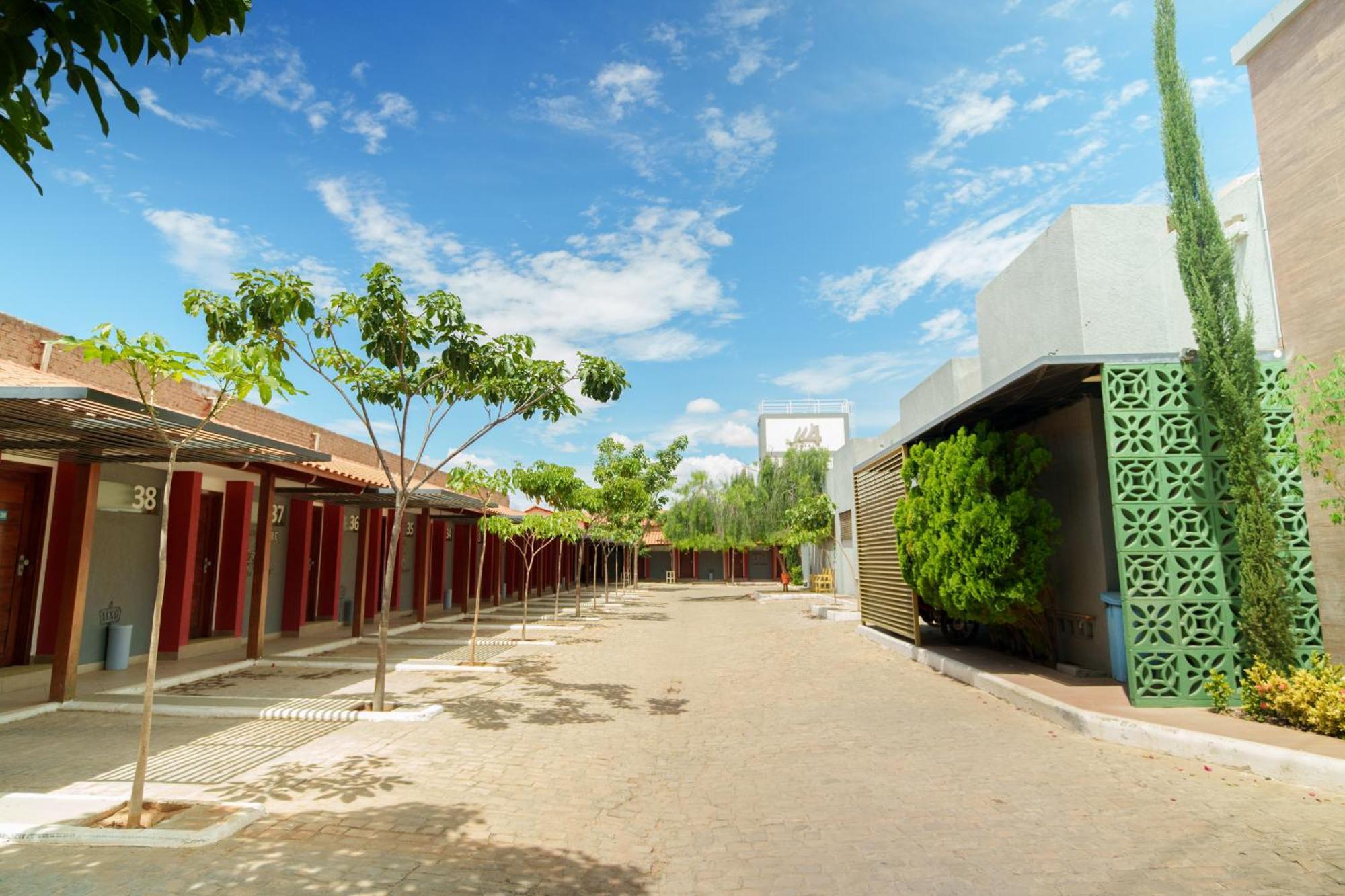 W4 Hotel Irece Esterno foto